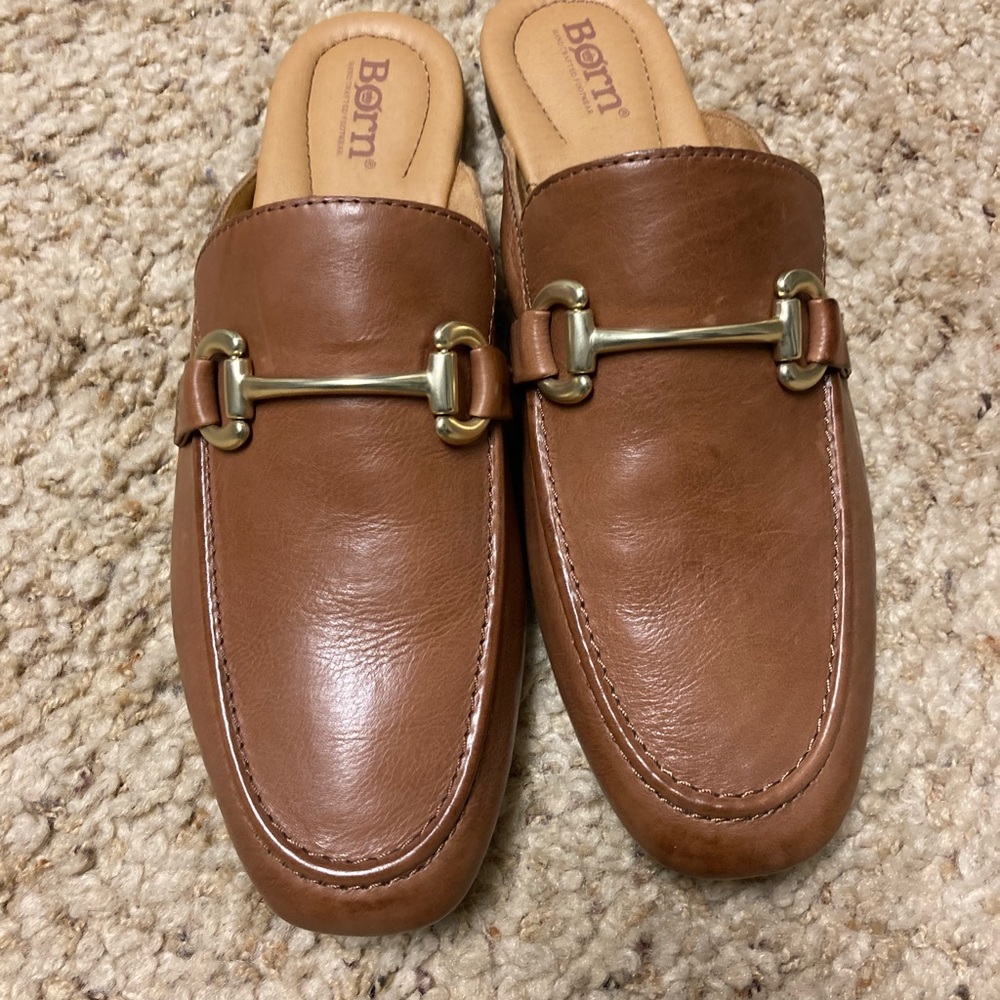 NWOB - Born Loreina mule Leather Loafers with Gold Horsebit Detail